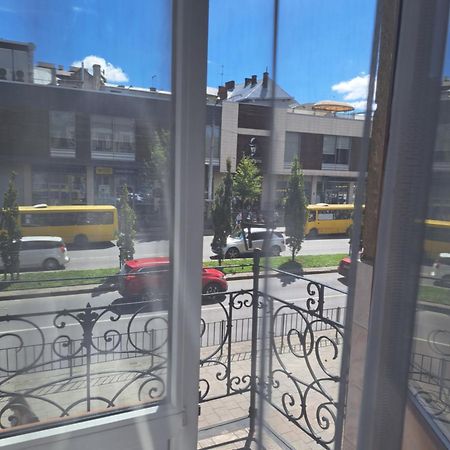 Двокімнатна Квартира Біля Оперного Театру Leópolis Exterior foto